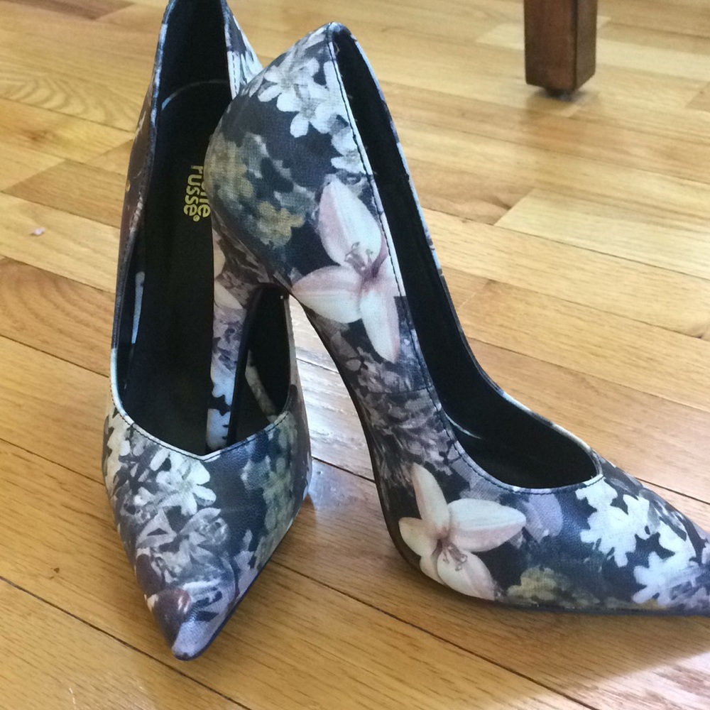 Charlotte ruse pointed toe heels